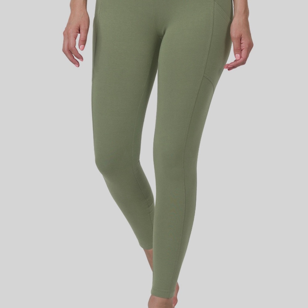 High-Waisted Green Leggings with Stretchy Fit